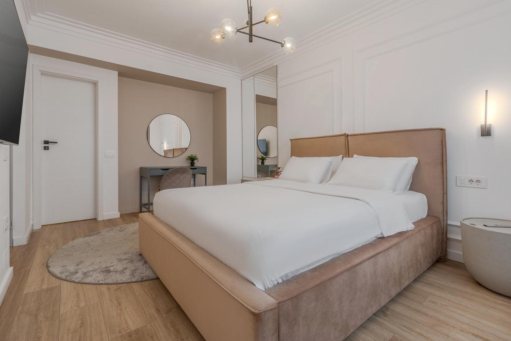 Modern Muse Apartment Орадя Экстерьер фото